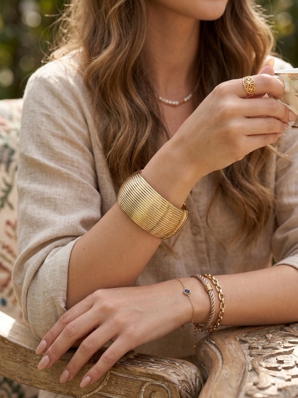 BRAZALETE RIGIDO DORADO DORADO