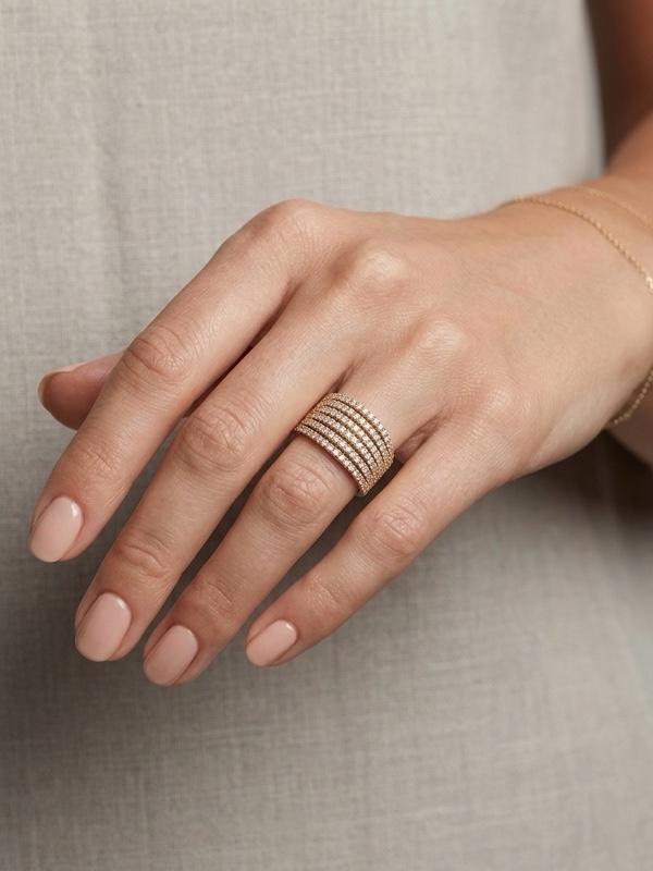 ANILLO GRUESO CIRCONES DORADO