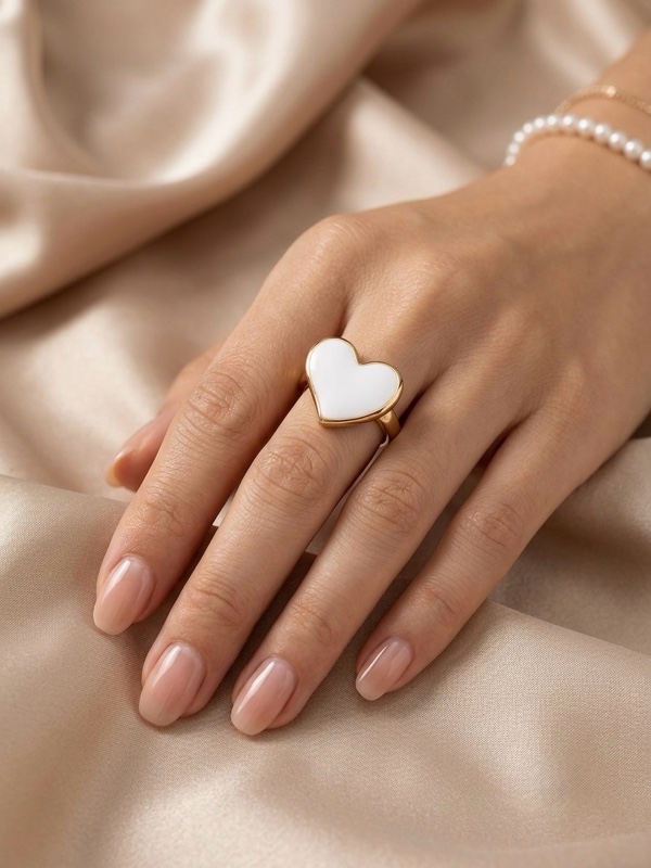 ANILLO CORAZON BLANCO GRANDE DORADO