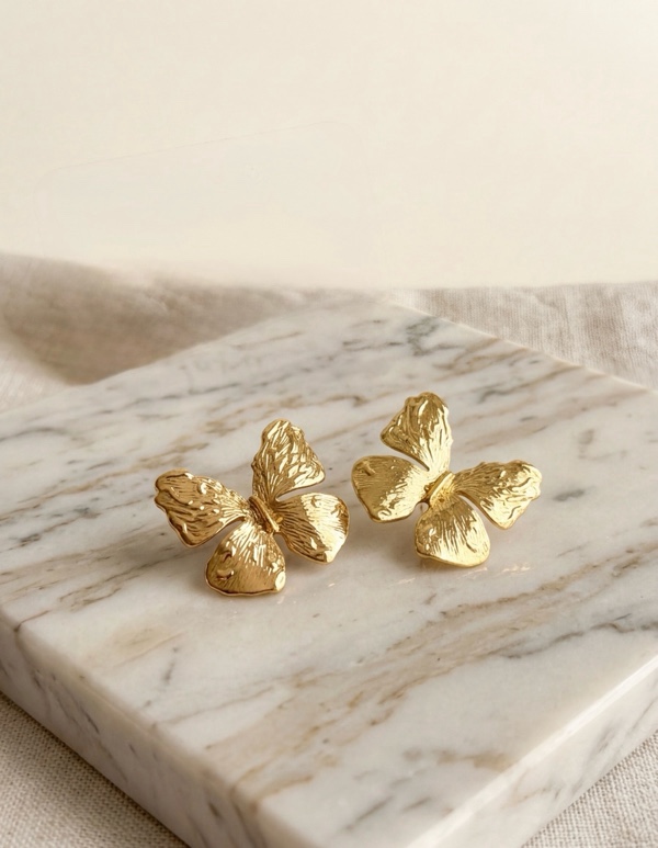 ARETES TOPO MARIPOSA DORADO