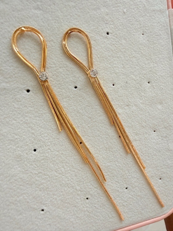 ARETES LARGOS DORADOS CADENITA DORADO