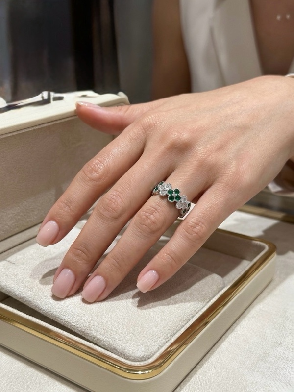 ANILLO FLORES DORADO