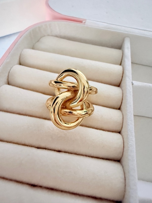 ANILLO GRUESO DORADO ENTRELAZADO DORADO