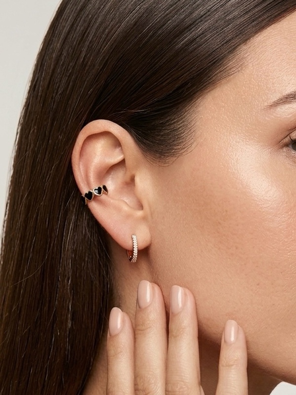 EARCUFF CORAZONES PEQUEÑOS NEGRO DORADO