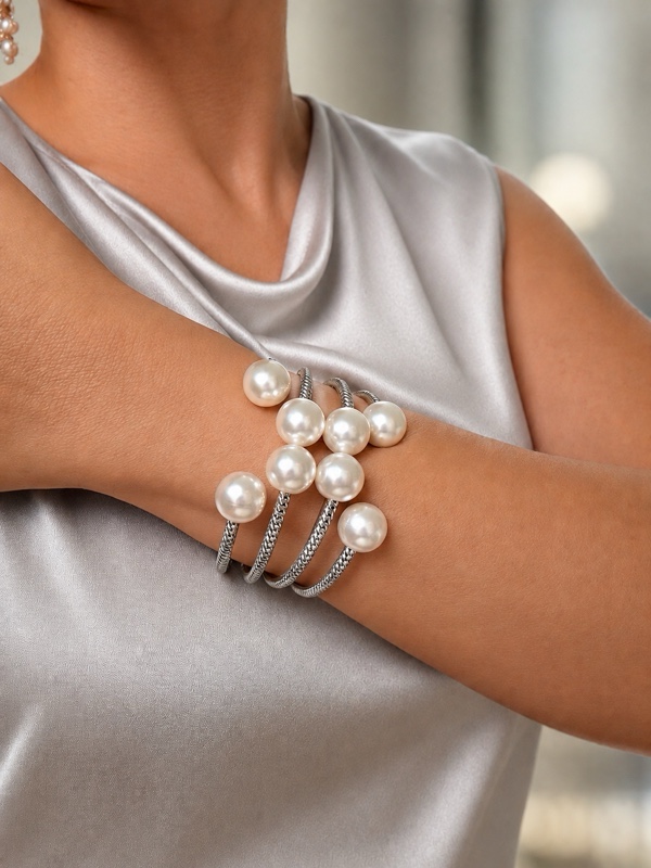 BRAZALETE CHUNKY PLATEADO CON TERMINAL CON PERLAS PLATEADO