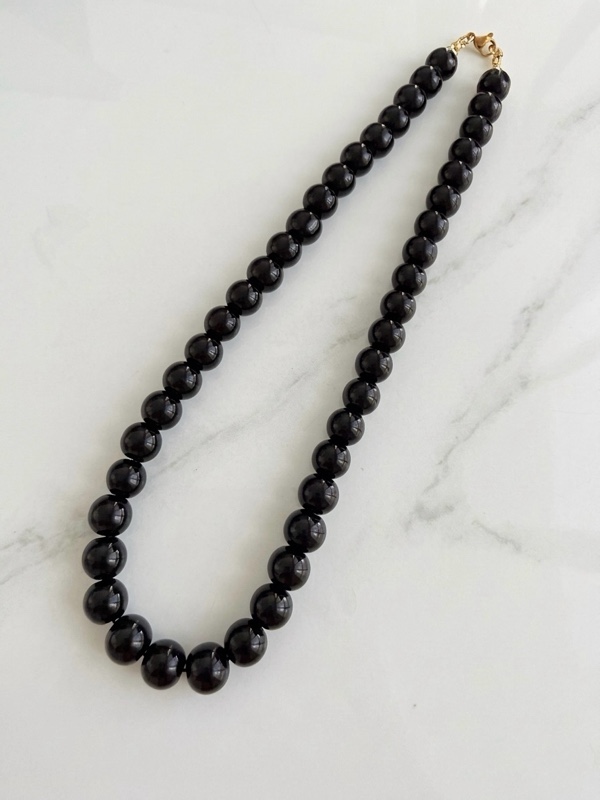 COLLAR DE PIEDRAS NEGRO COLORES