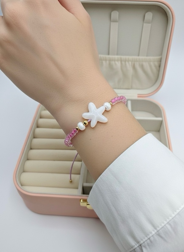 PULSERA MOSTACILLA CON DIJE DE ESTRELLA BLANCO COLORES