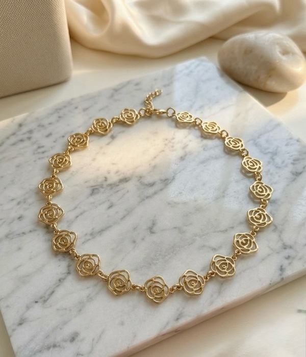 COLLAR DE ROSAS DORADO DORADO