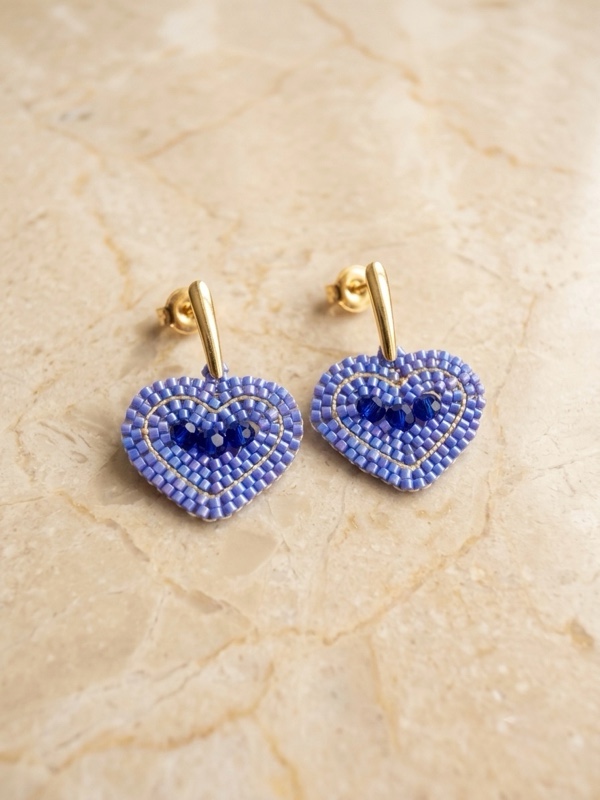 ARETES TEJIDOS AZULES PEQUEÑOS CORAZONES COLORES